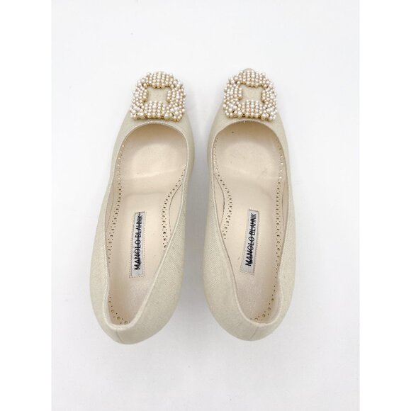 Manolo Blahnik Hangisi 70 Pearl Embellished Buckle Pumps - Picture 7 of 13